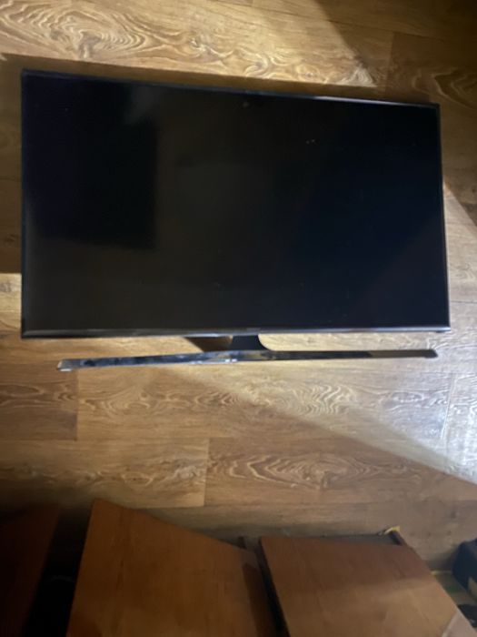 Продам телевизор samsung самсунг 43см