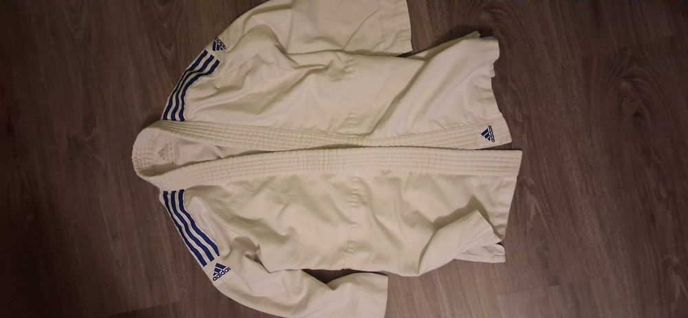 Fatos judo e cintos de criança