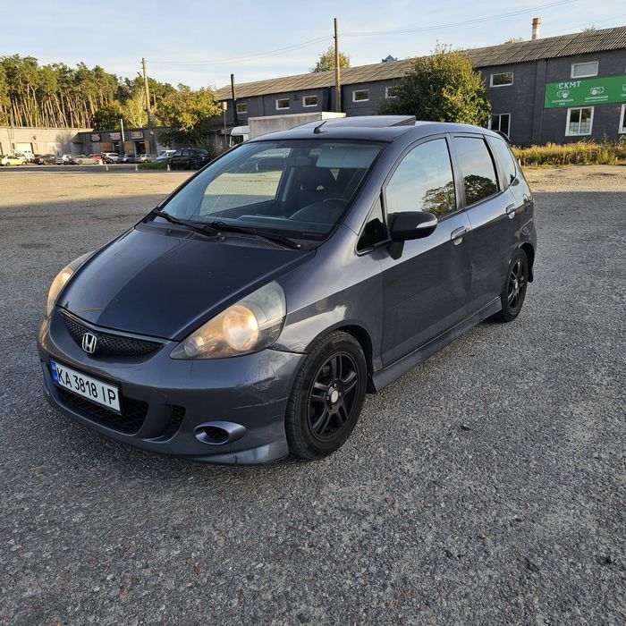 Honda jazz  1.3 бензин