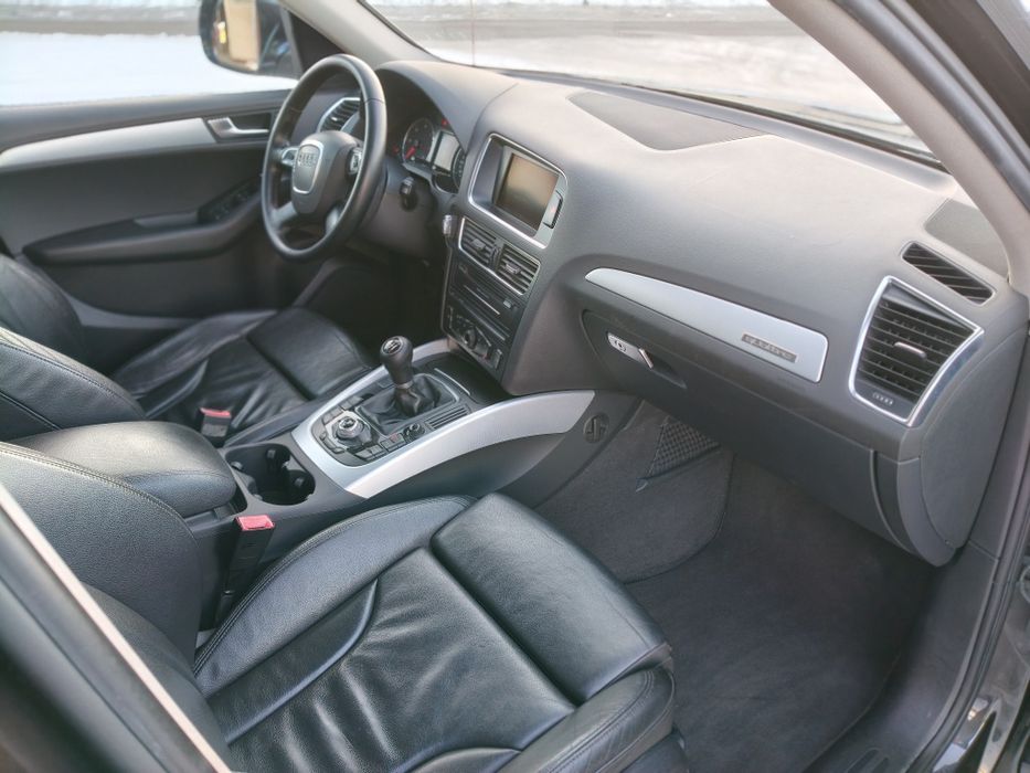 Audi Q5 2,0TDI navi-skora-import- tabllicePL