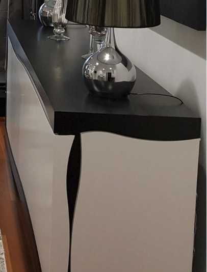 Aparador Preto e Branco - Lacado