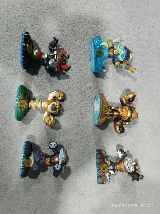 Skylanders variados
