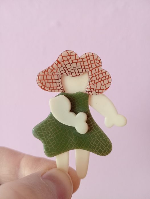 Lea Stein Paris broszka dziewczynka vintage