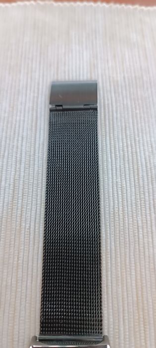 Pulseira com caixa proteção preta em metal