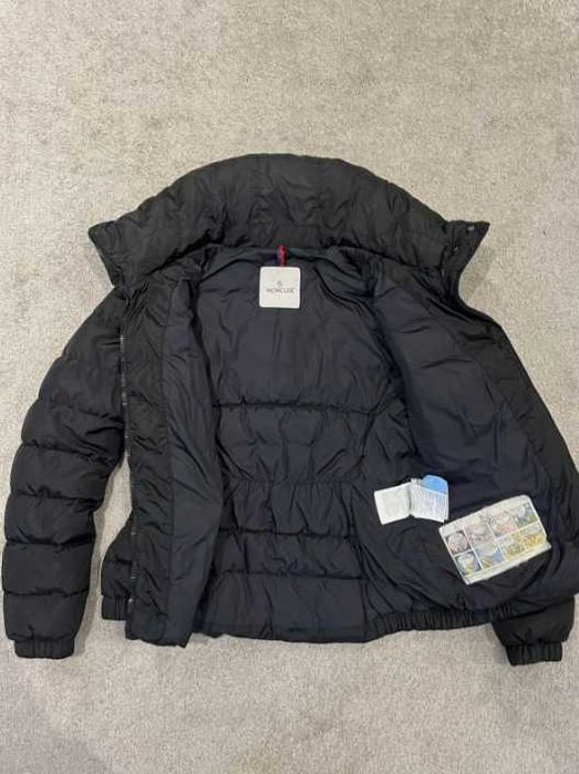 Жіноча зимова куртка пуховик Moncler (оригінал)