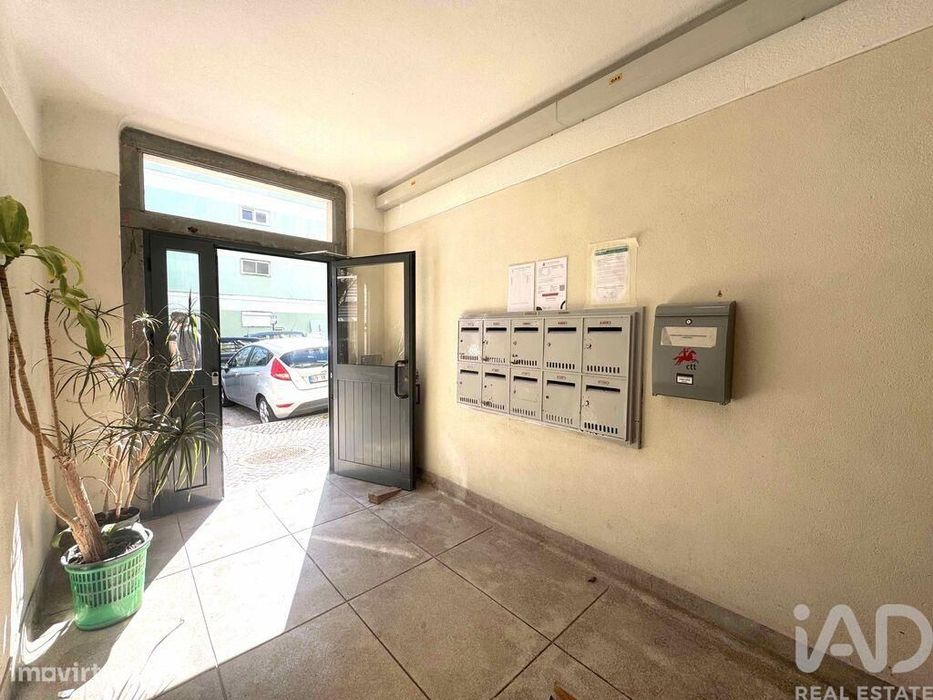 Apartamento T2 em Benfica de 56 m2