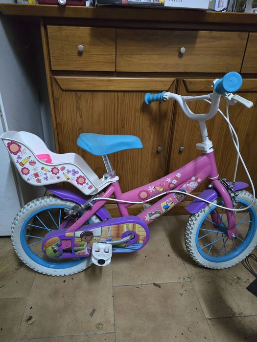 Bicicleta pequena de menina