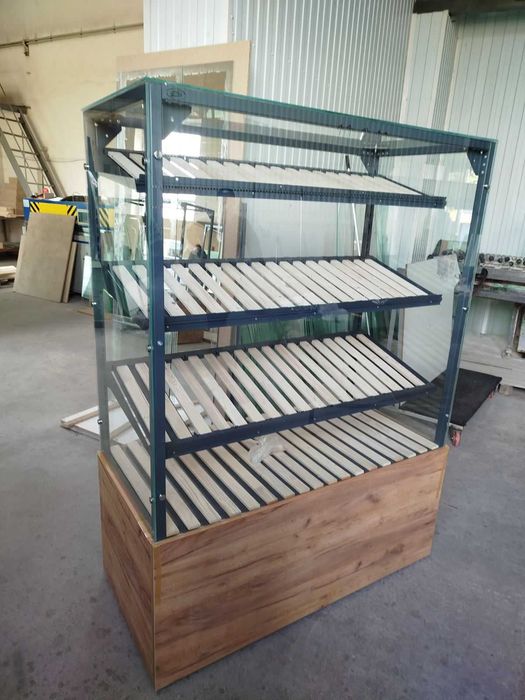 Торгове обладнання в магазин. Каси прилавки. Стелажі. Кавомодулі. Вітрини для випічки. Кондитерські полиці
