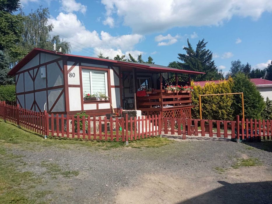 Domek letniskowy nad jeziorem