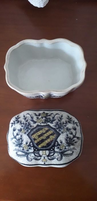 Porta jóias em porcelana antiga