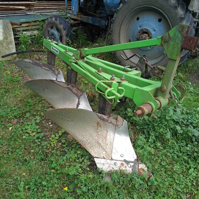 Продам плуг Бомет 3/35