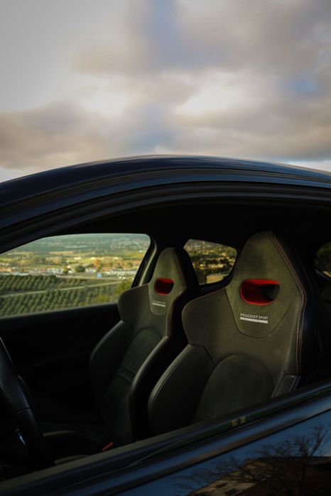 Peugeot 208 GTi by Peugeot Sport — photo 4