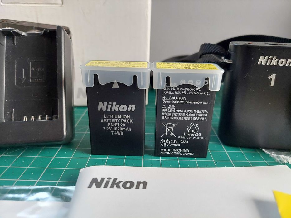 Câmara Nikon 1 J1 câmara Corpo e baterias e carregador