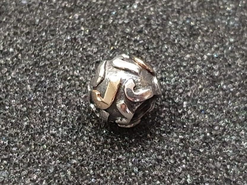 Pandora złoto 14K litera alfabetu J s925 oryginalny charm stan idealny