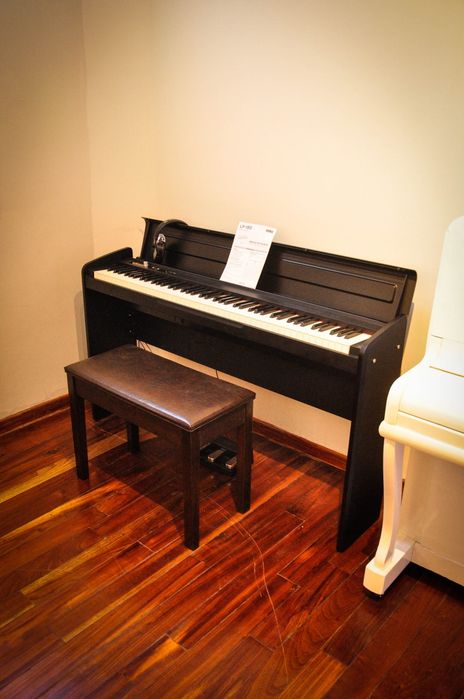 Фортепіано Korg lp 180