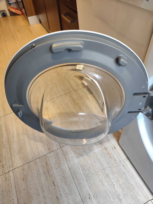 Máquina de lavar roupa LG - digital e como nova - estado 9 em 10!