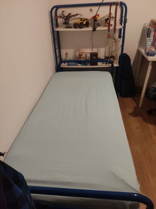 Cama de solteiro +colchão + estante