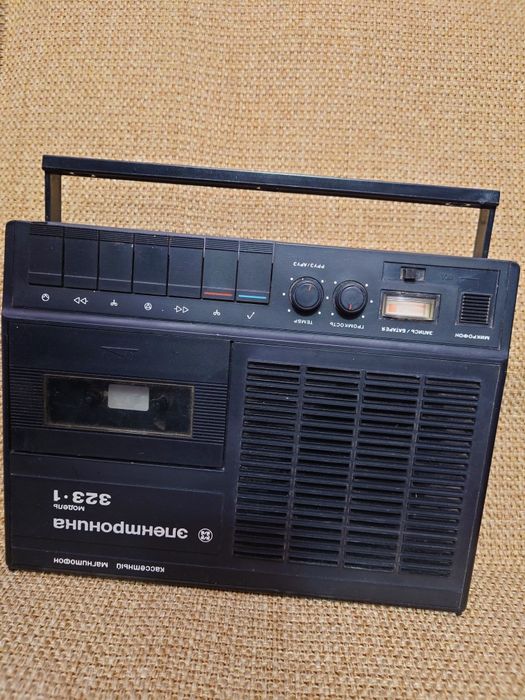 Кассетный проигрыватель СССР.