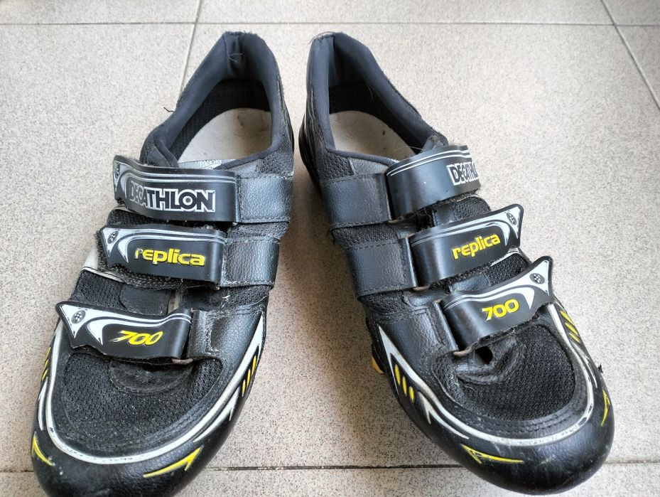 Sapatos de encaixe bicicleta de estrada marca Decathlon
