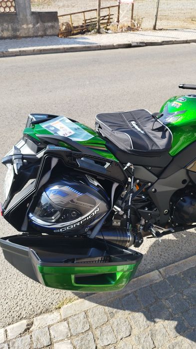 Kawasaki ninja 1100sx SE performance tourer