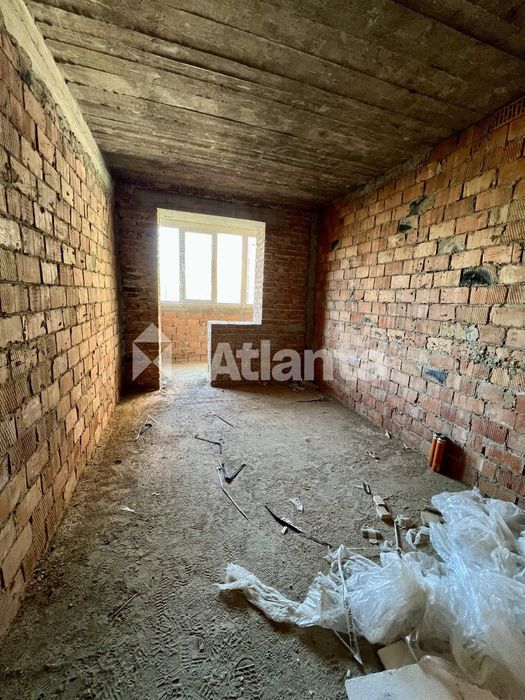 3  кімн, 1 поверх в районі ТЦ Депот