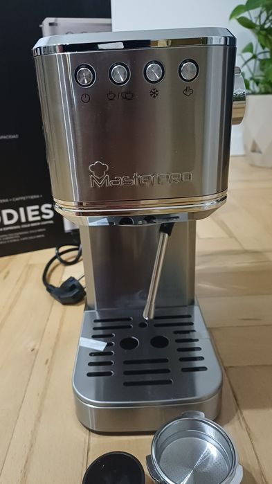 Ekspres do kawy NOWY, duża moc 1350 W