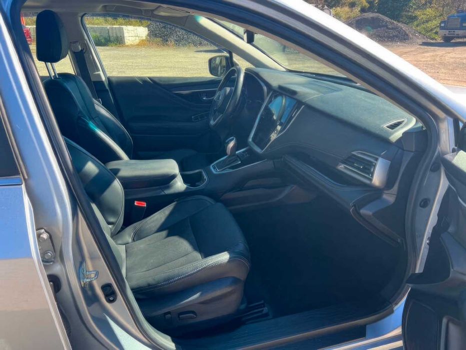 Subaru Legacy Limited      2020