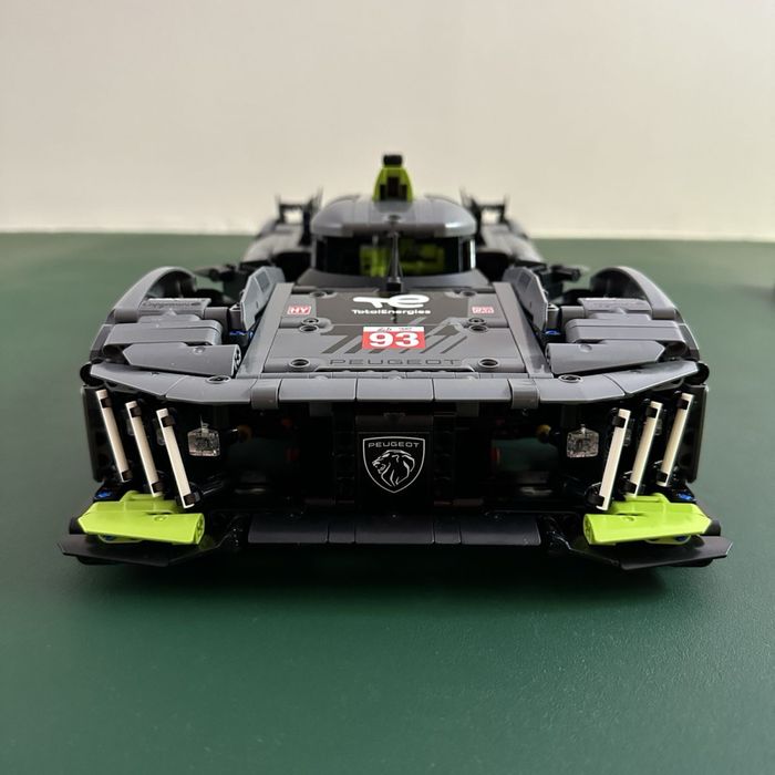 Конструктор Пежо Peugeot 9X8 24H Le Mans Hybrid Hypercar (1:1 LEGO)