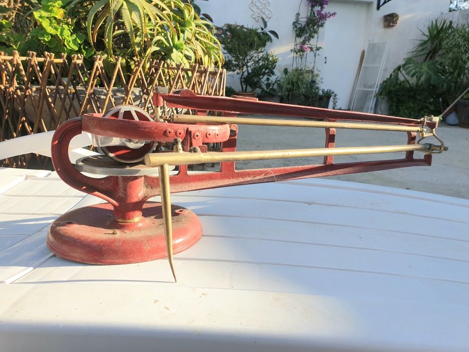 Rariedade: máquina vintage SOL do fabrico de calçado  em pele