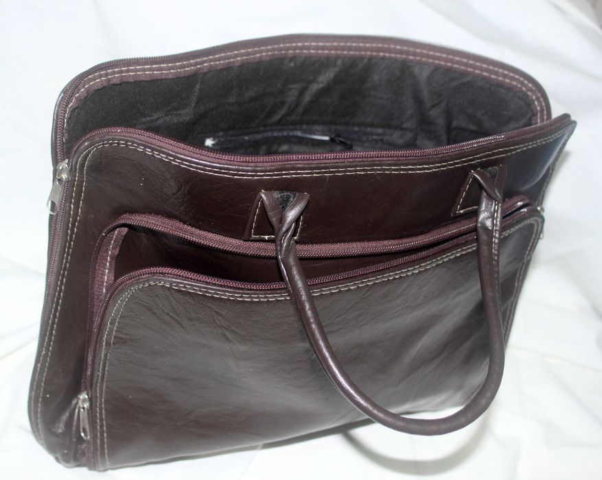 Mala Castanha imitação de pele