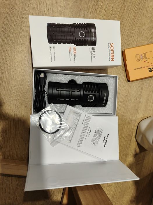 Sofirn Q8 Plus + 3 ogniwa 21700 NOWA