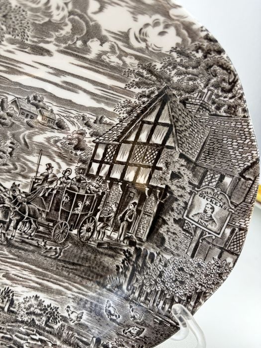Enoch Wedgwood (Tunstall Ltd) Dickens Coaching Days display plate