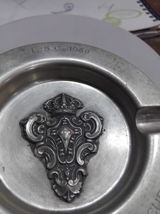 Cinzeiro em prata com marca e contraste