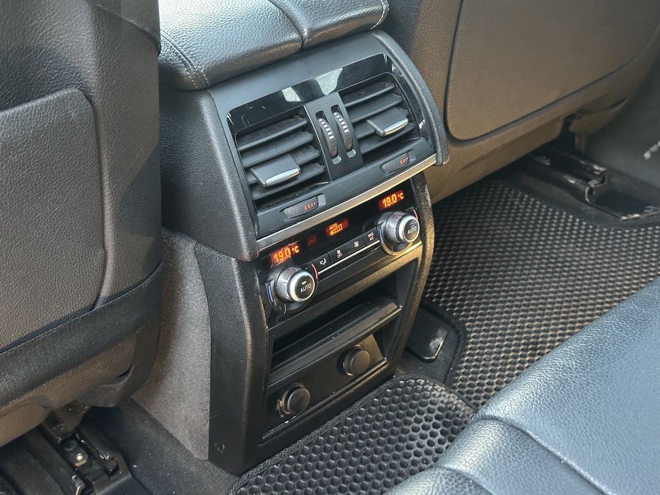 BMW X5 x Drive 40e 2017 року Plug-in Hybrid (PHEV)