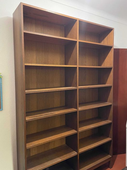 Movel para livros em madeira maciça