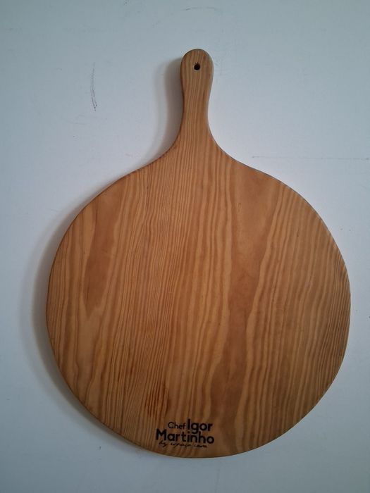 Large Round Cutting/Serving Board with Handle503552050610851840