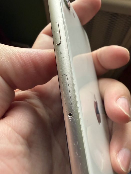 iPhone SE 2022 (3 gen) 64 gb