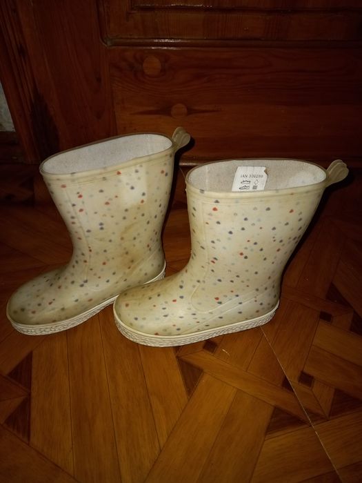 Резиновые  сапоги