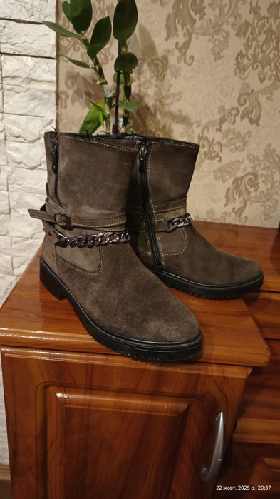 Зимові чобітки козаки натуральна замша