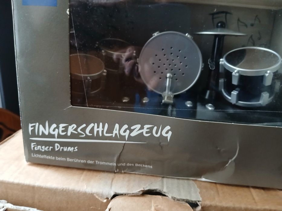 Sprzedam  zabawkę  zestaw  nowy perkusjyjny elektryczny