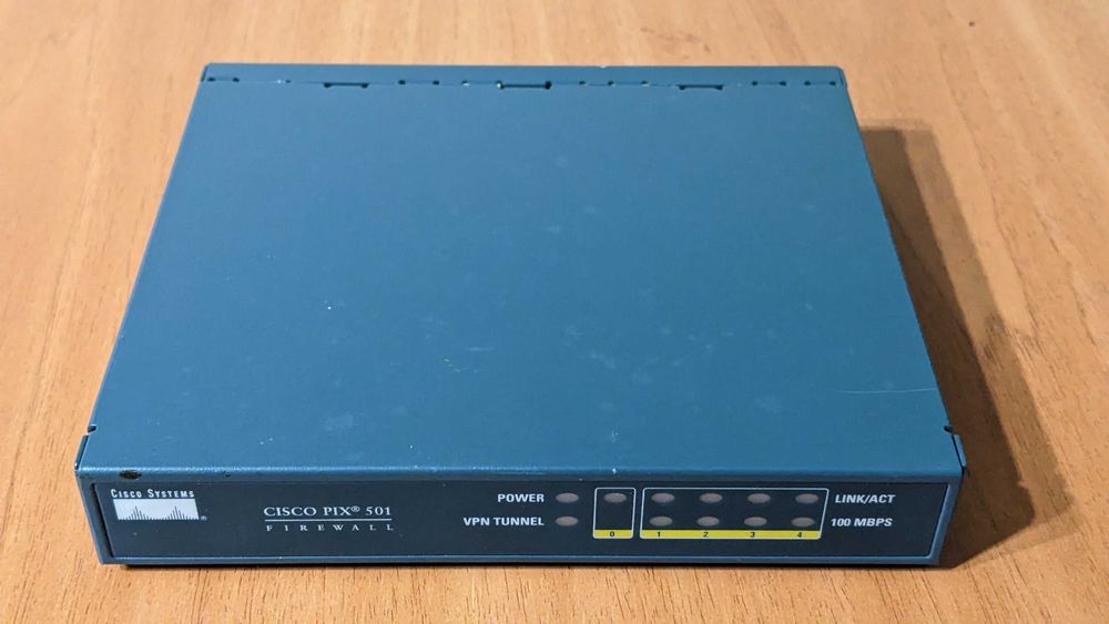 Cisco PIX-501 – апаратний firewall з 4 портами
