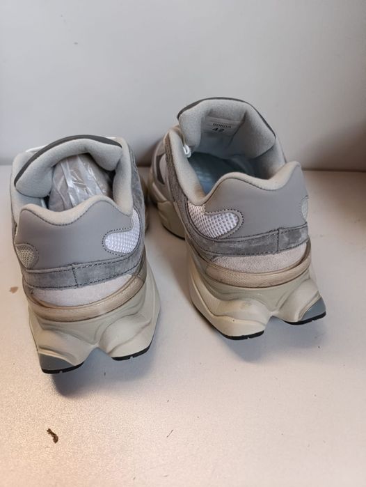 Buty sportowe odcienie szarości