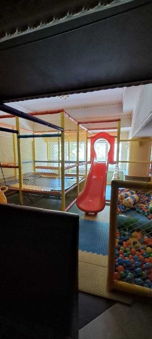Приміщення для бізнесу 300 м² у центрі міста з меблями та обладнанням