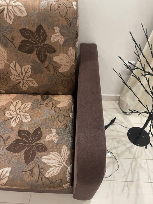 Диван б/у в ідеальному стані .