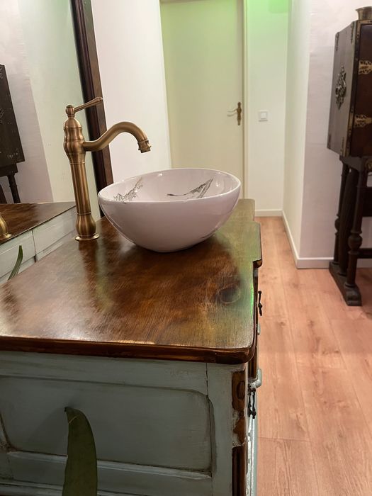 Cômoda Retro restaurada - comoda lavatório