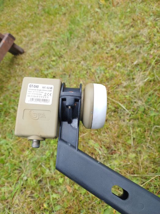 Antena satelitarna