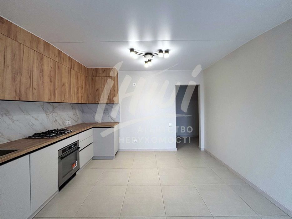 Центр міста | 2-х кімнатна квартира з ремонтом. Постанова\євідновлення