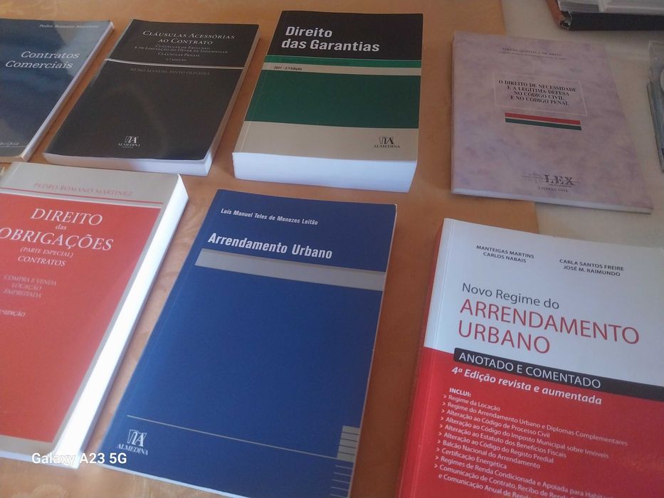 Livros jurídicos, como NOVOS, a MUITO BOM PREÇO. Desde