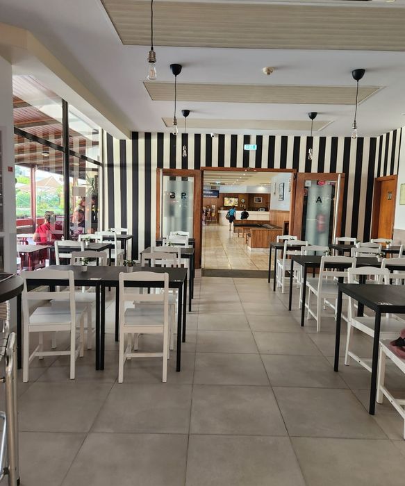 Café - Snack bar - espaço para festas - Praia da Rocha