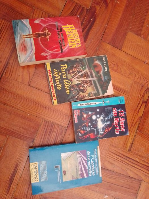 Varios livros Fiçao cientifica antigos Desde 5E - Borracha antiga-5E Desde2E